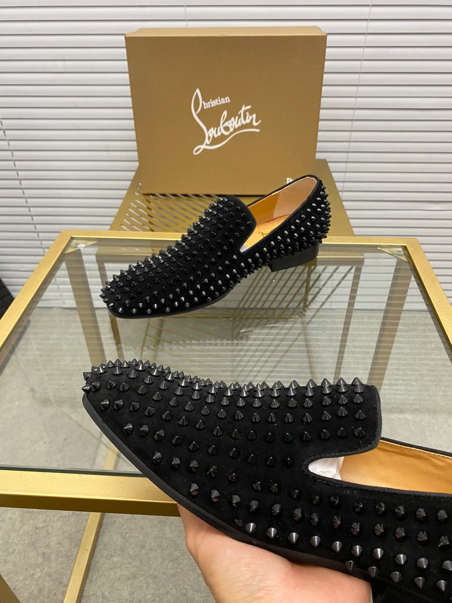 Made to order. Ex-factory price 500. christian louboutin (CL red sole shoes) counter series, casual sneakers for couples 📢 📢 📢 Exclusive hot style release 🎈🎈💪 Movable latex feet 👻 Finished outsole line [Proud] 😝Female 35-40# Male 38#-46, global supply😝 [Top version]: Original imported genuine leather upper, top original leather lining, original molded TPU outsole, original 1:1 detail processing, original shoe last,